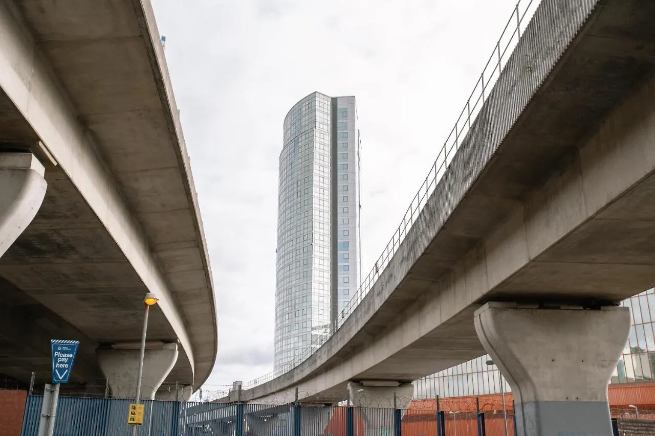 Luxury 5* Heart Of The City, Fabulous Views Belfast Apartment